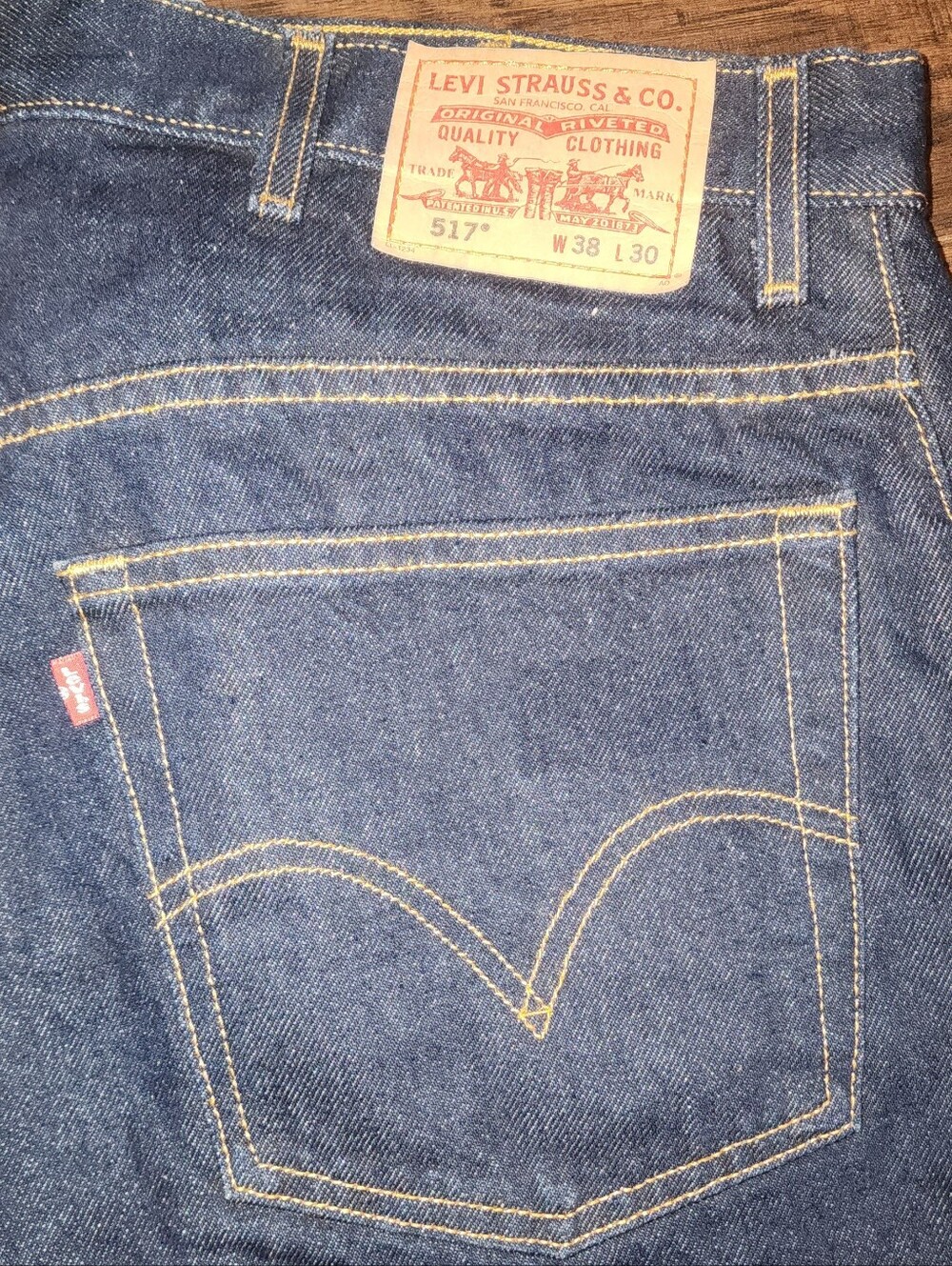 NWOT Levi's 517 Dark Indigo Jeans Back Pocket - Yellow Stitching